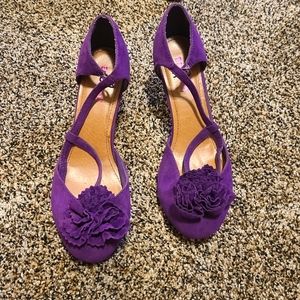 Adorable purple heels